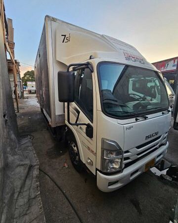 משאית איסוזו 7.5 טון אטומט יד 2